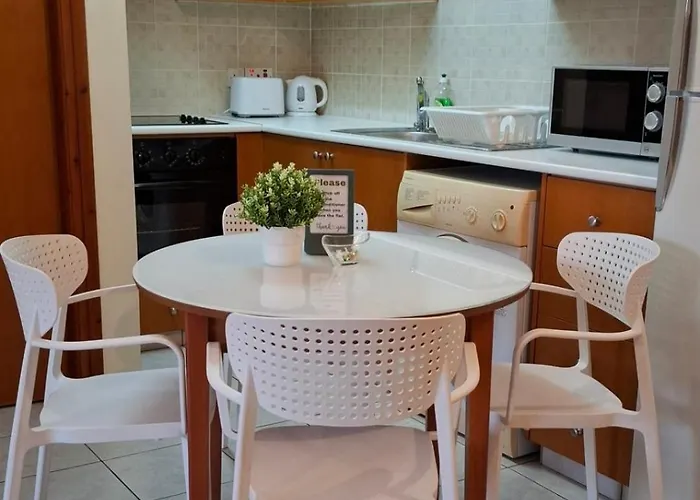 Apartment By The Way 1 Larnaca