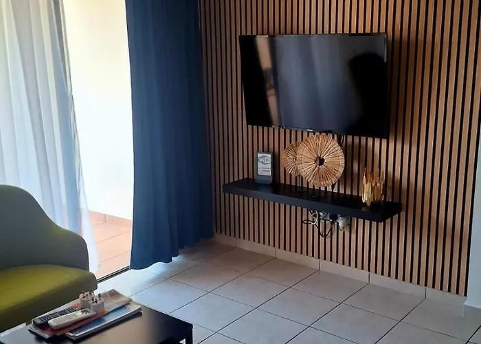 Apartment By The Way 1 Larnaca